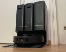Der Mova Z50 Ultra besticht mit großer Reinigungsstation und Wischwalze