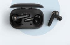 Die In Ear Kopfhörer Soundcore Life P2 ähneln optisch den Apple AirPods