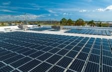 Eine Photovoltaikanlage für ein Unternehmen benötigt viel Platz