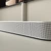 Die Sonos Beam 2 liefert Dolby Atmos Sound. Wie gut der Effekt ist, verraten wir in diesem Testbericht