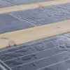 Sonnenenergie nebenbei erzeugt - mit Solarzellen als Bodenplatten