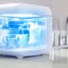 Die Philips UV-C-Desinfektionsbox von Signify eignet sich hervorragend für den Einsatz in der Küche