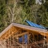 Auch kleine Gebäude eignen sich für Solarpanele